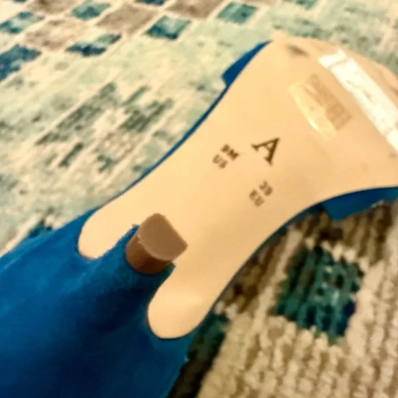 NWOT Anthropologie “Something Blue” Embroidered Kitten Heels - Picture 5 of 5